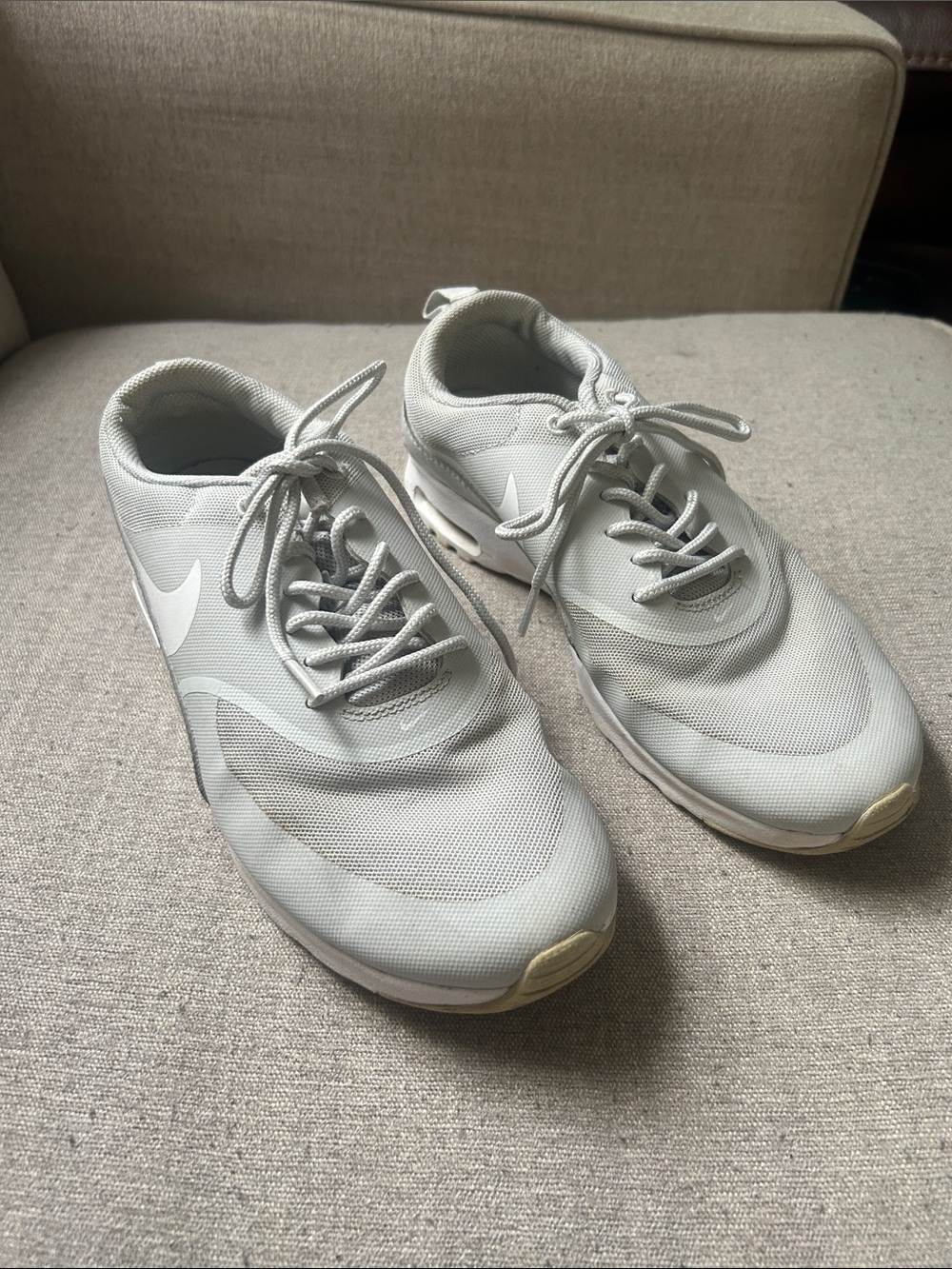 Nike Women's Light Gray/White Mesh Sneakers